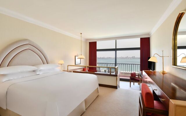 Sheraton Grand Doha Resort & Convention Hotel