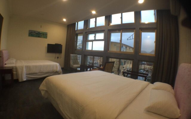 Kenting Heng-Chung Art Hostel