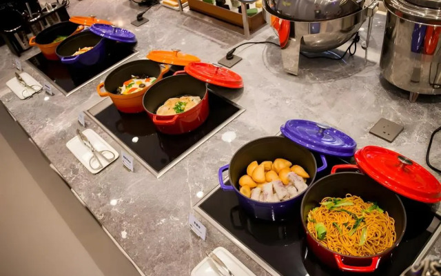 Home Inn Selected (Shanghai Raffles, North Bund)