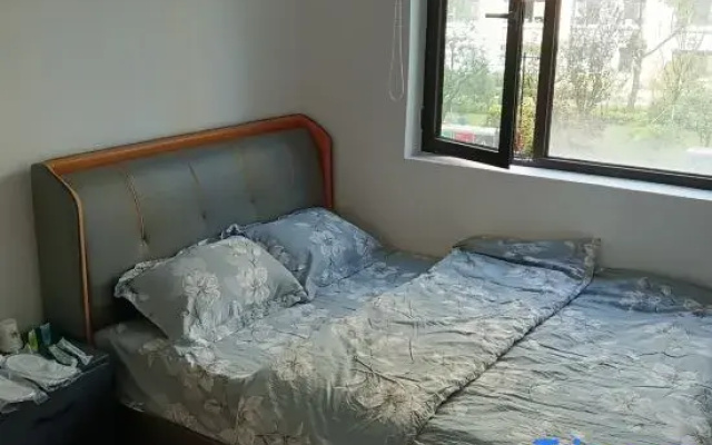 Xining Zhonghai Homestay