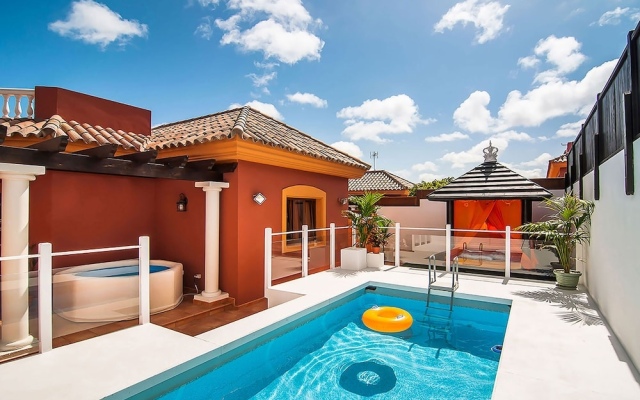 Orange Light villa with heated pool