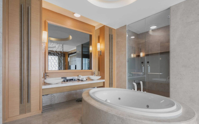 Renaissance Chengdu Hotel