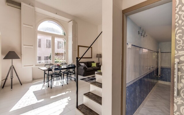 Aweshome - Spagna White Fair Loft