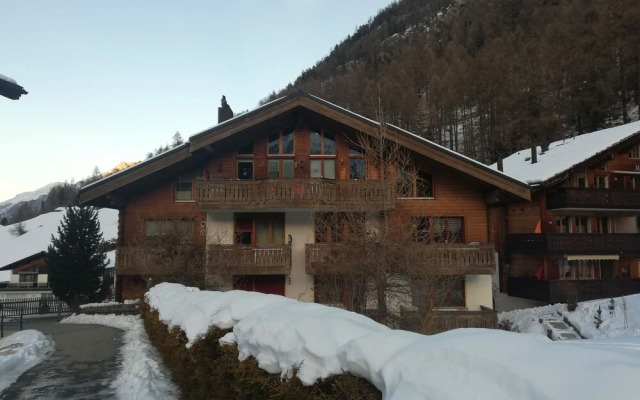 Haus Bärgbach by Zermatt Premium Apartments