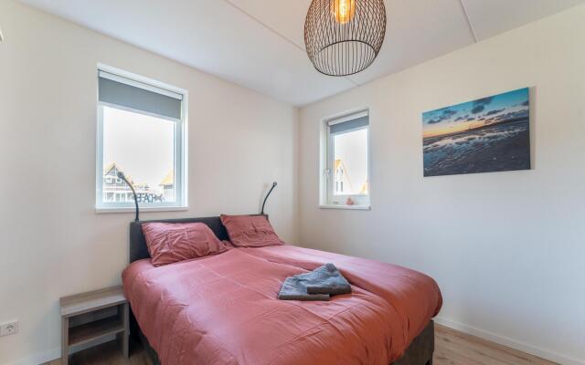 Fine holiday home 300 m from the Oosterschelde estuary