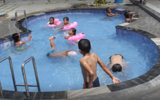 7 Wonders Water Park And Resort