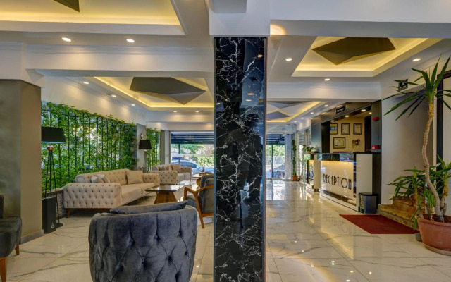 Miss Cleopatra Hotel