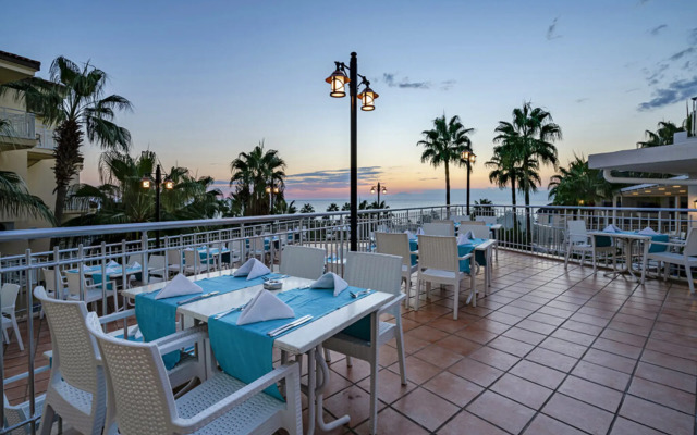 İz Flower Side Beach Hotel