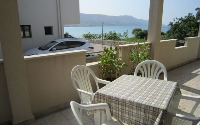 Gorgeous Apartment in Dalmatia With Parking