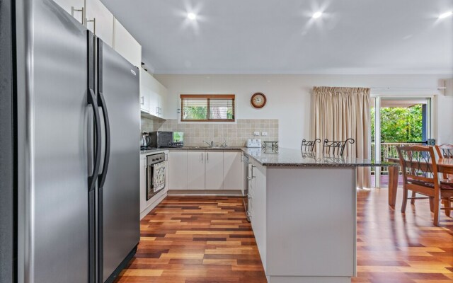 Bay Breezes - Cannonvale