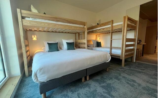 Shana Hotel & Residence