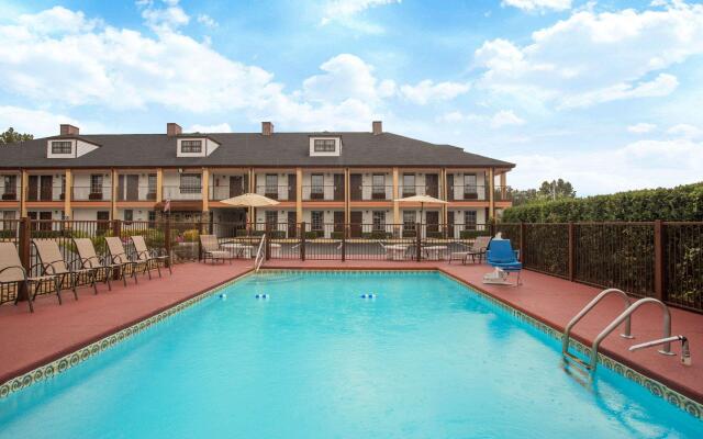 Baymont by Wyndham Commerce GA Near Tanger Outlets Mall