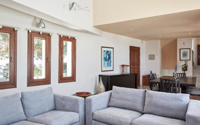 Periscope Villa