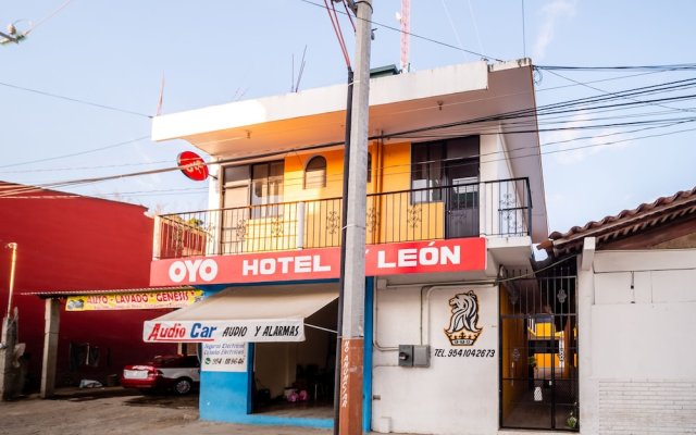 OYO Hotel D Leon