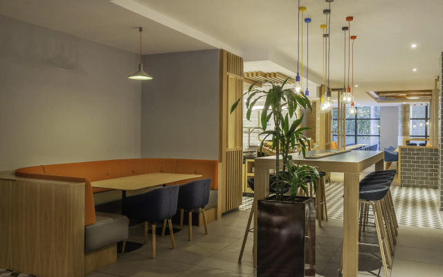 Holiday Inn Express Hotel Dublin Airport by IHG