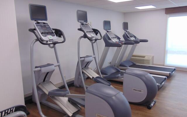 Holiday Inn Express & Suites Wapakoneta by IHG