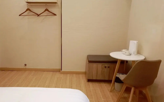 Shanghai Yiju Hotel