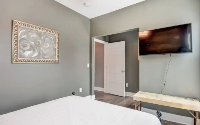 Large Milwaukee Home 4BR Fast Wifi