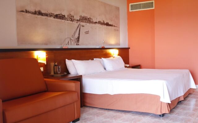 Occidental Arenas Blancas