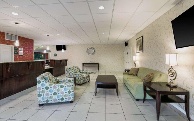 Quality Inn & Suites near Lake Eufaula