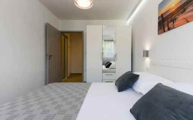 Reza Luxury Apartment