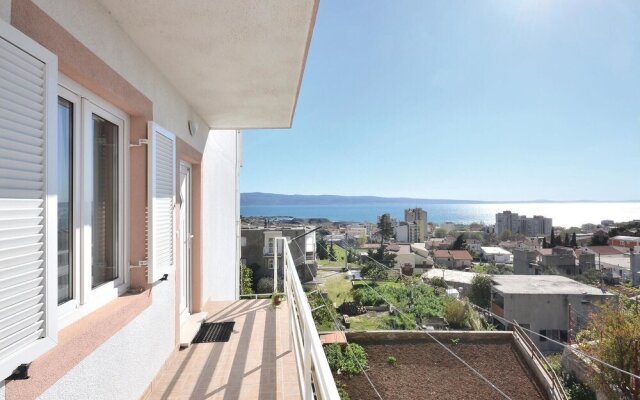 Stunning Home in Dugi Rat With Wifi and 1 Bedrooms