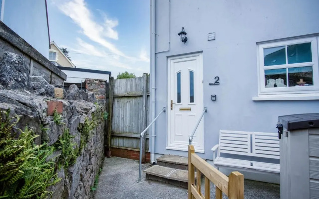 Kilmore House - 2 Bedroom Apartment - Tenby