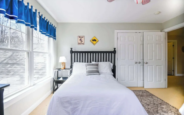 Stunning 5 Bdr, Walk to York Harbor Beach!