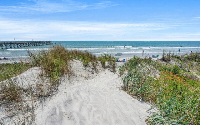 Sedgefield 102 by RedAwning