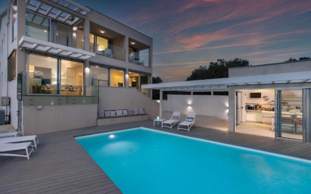 Lalic Gallery Villa