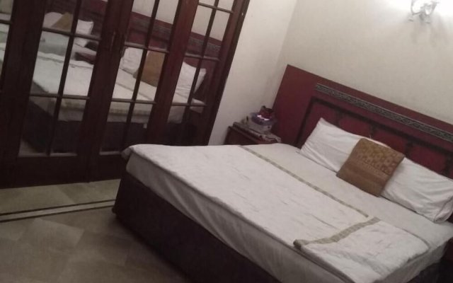 Hotel Versa Apartment and Lodges Lahore