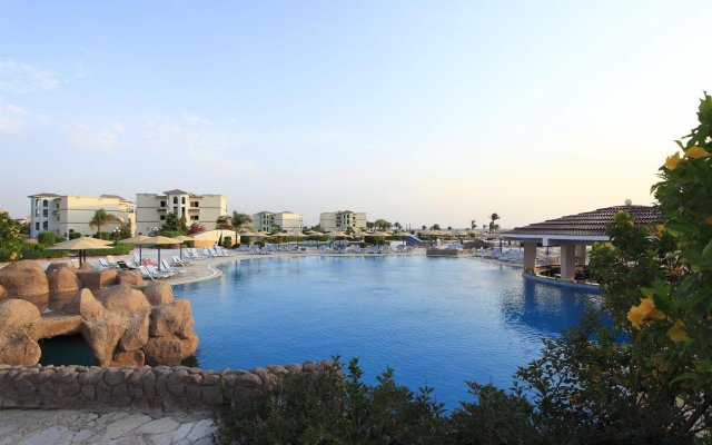 Отель Royal Pharaoh Makadi - Hotel & Resort