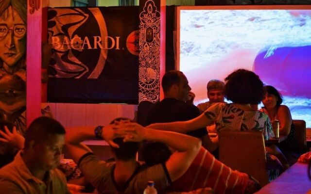 DPM Eco Hostal - Hostel