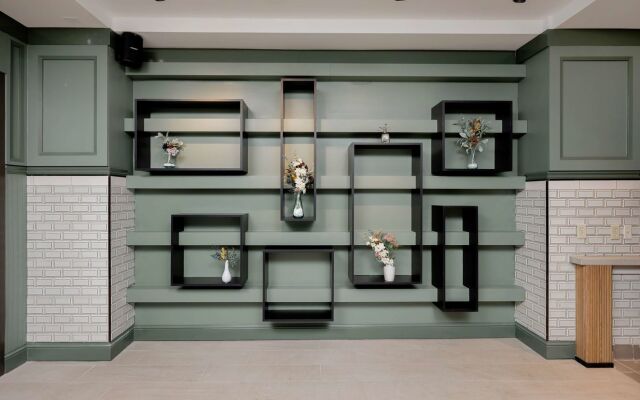 Hotel Fort Des Moines, Curio Collection by Hilton