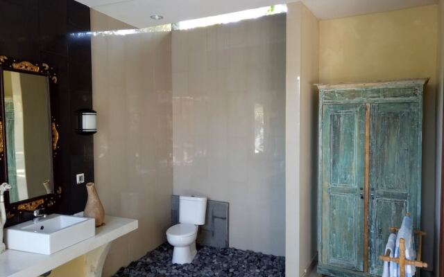 Aron Guest House