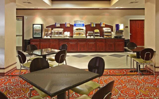 Holiday Inn Express & Suites West by IHG