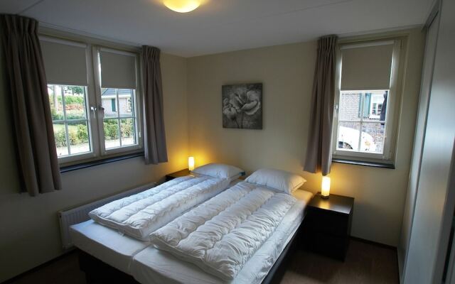 Detached Villa with Outdoor Fireplace near Veluwe