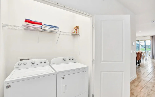 Upstay - Movie Mansion w Cinema-pool Hot Tub-games