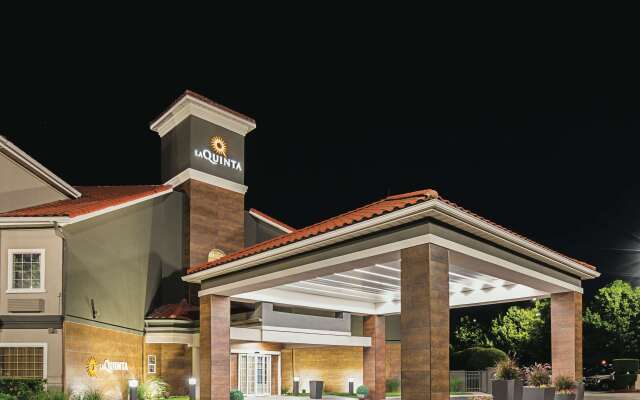 La Quinta Inn & Suites by Wyndham Fort Worth North