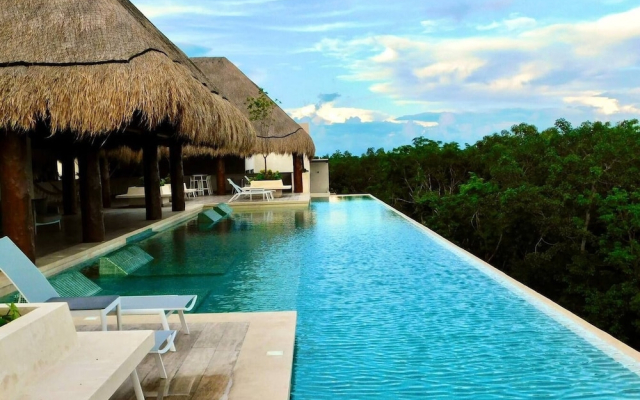 Condo With Amazing Jungle View With Top Amenities