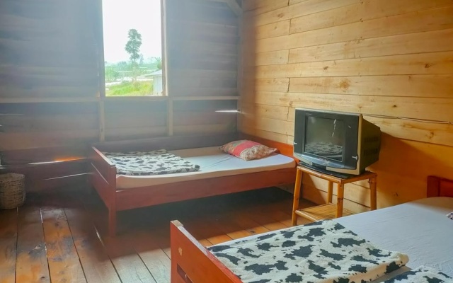 Saung Sarongge Syariah RedPartner – Guest Rooms – Cipanas