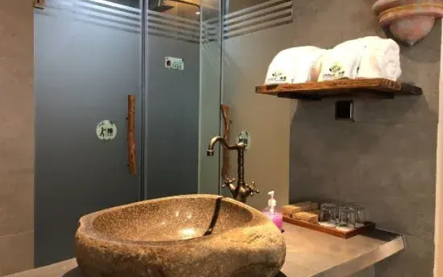 Guiyuan Tianqiaoshe Smart Hotel (Wenchang Middle School)