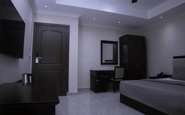 Monarch Hotel