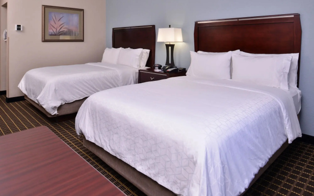 Holiday Inn Express Hotel & Suites Pittsburg by IHG