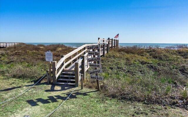 Sweetsol 4 Bedroom Home by RedAwning