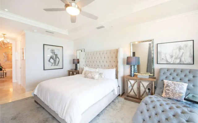 Seabreeze 8 - Luxury 4-bedroom on Seven Mile Beach