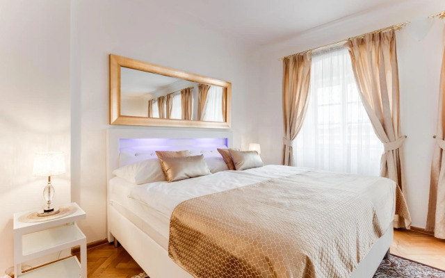 Charles Bridge Royal Apartment - Castle District
