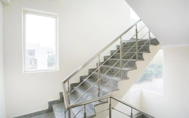 Grandeur Hotel by OYO Rooms