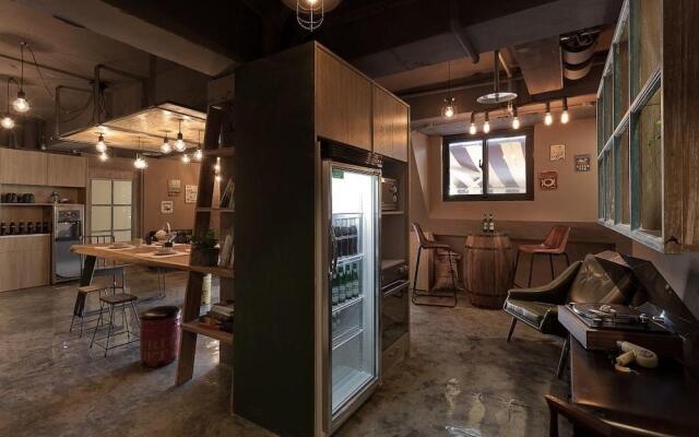 Ximen WOW Hostel