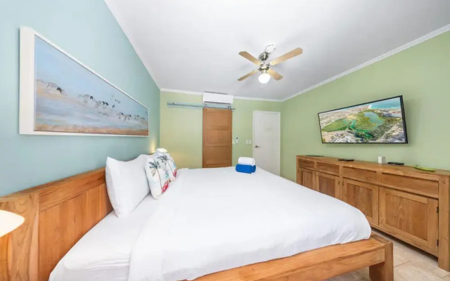 Charming Condo in Prime Location Wacamaya Condos